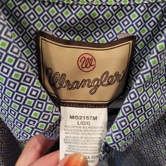 Wrangler geometric pattern size large - Picture 6 of 7